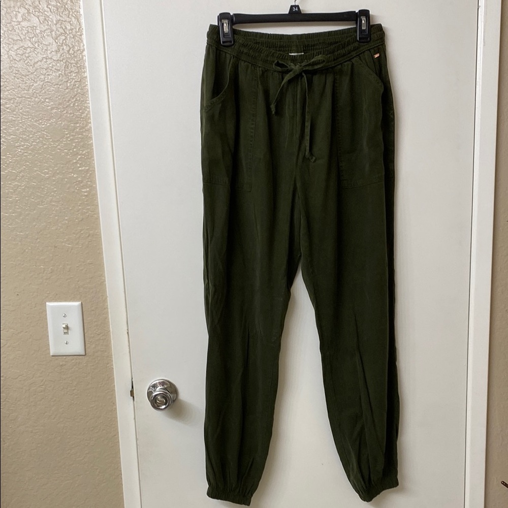 Victoria Secret’s PINK Olive Green Jogger Pants
